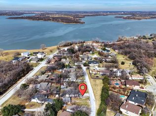 111 Faye Cir, Little Elm, TX 75068