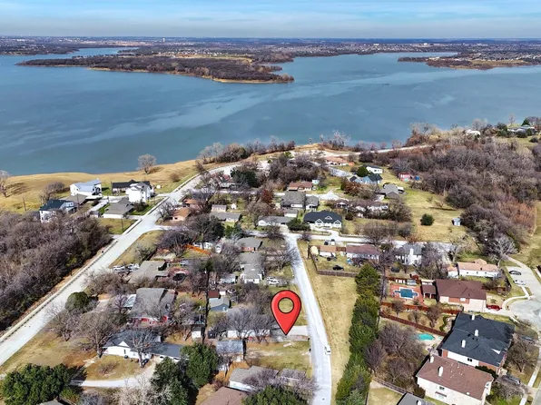 111 Faye Cir, Little Elm, TX 75068