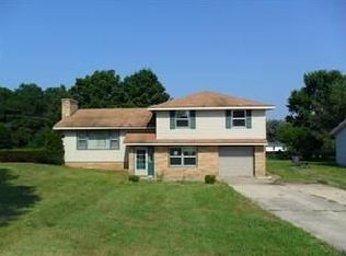 56580 Warren Dr, Dowagiac, MI 49047