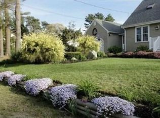 60 Edgewater Dr, Wareham, MA 02571