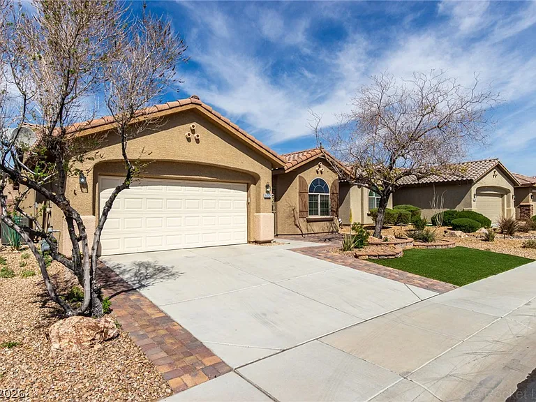 6092 Fox Creek Ave — Photo 4