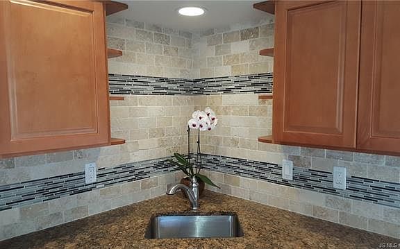 5th image of 4 Whistler Dr