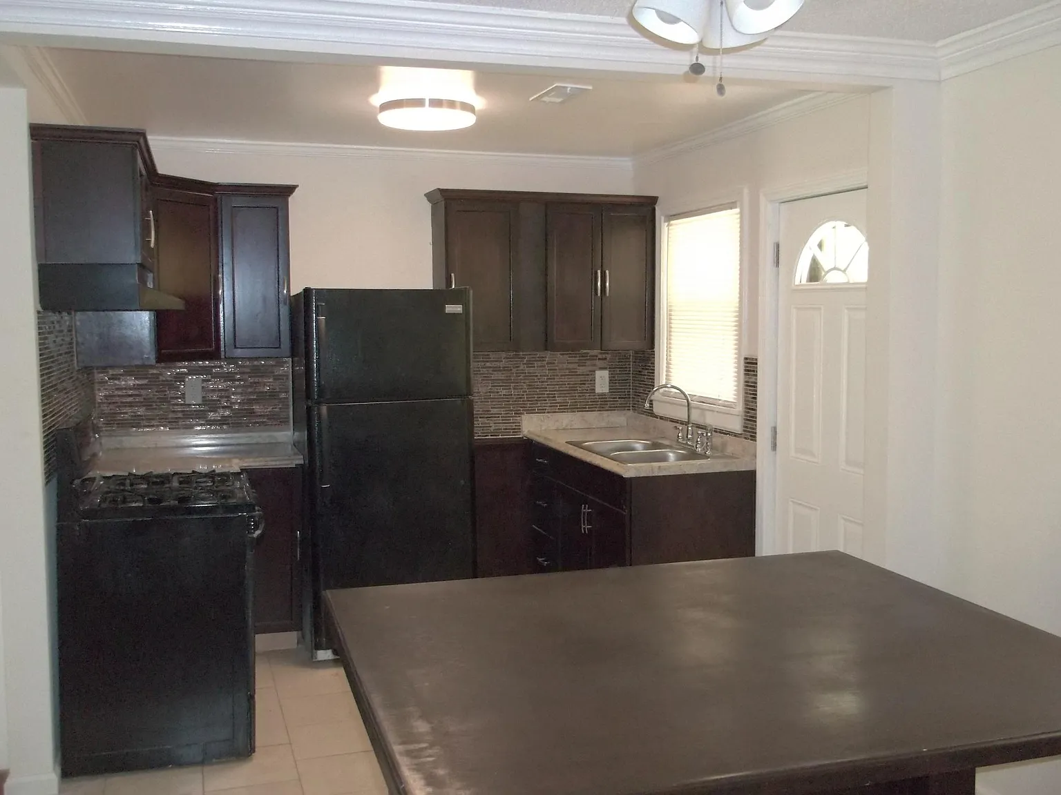 3 bed, 1450 sqft, $2,250 — Photo 3