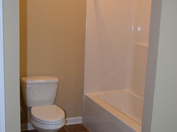 4th image of 925 17th Ave #205