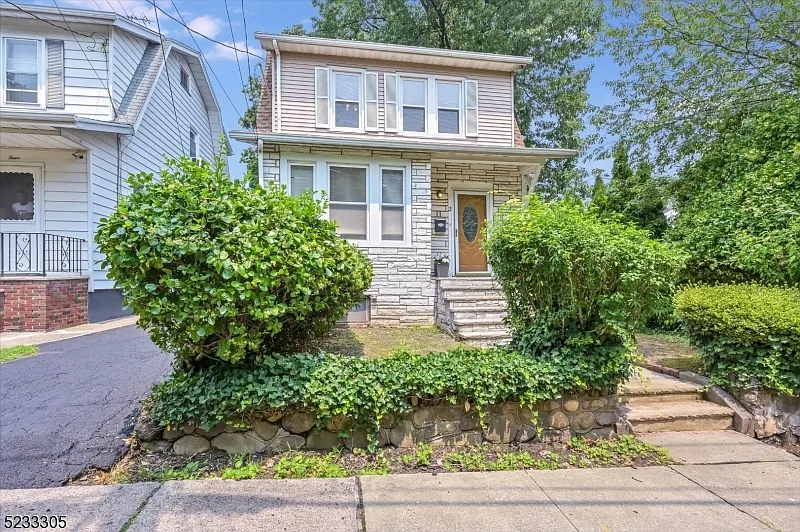 2 Wilfred St photo 1