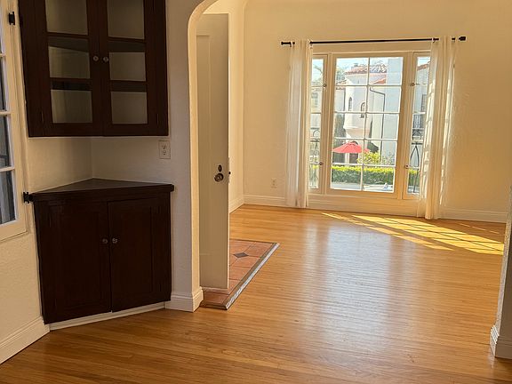 5th image of 102 Pomona Ave APT D