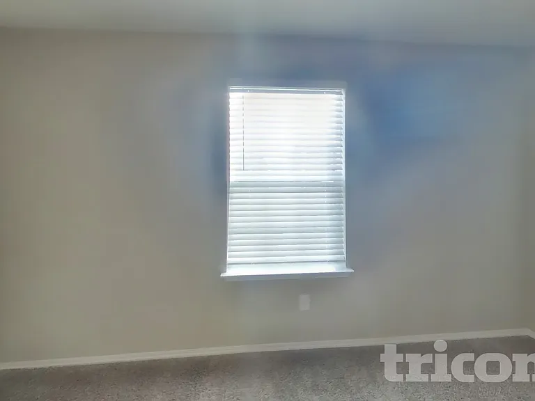 1023 Spofford Dr — Photo 8
