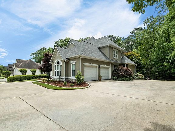 3rd image of 253 Cahaba Oaks Trl