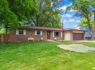 19 Barbara Ln, Auburn, IL 62615