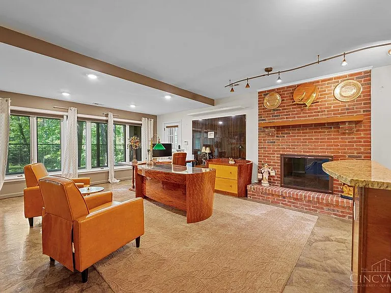 7883 Chestershire Dr — Photo 41
