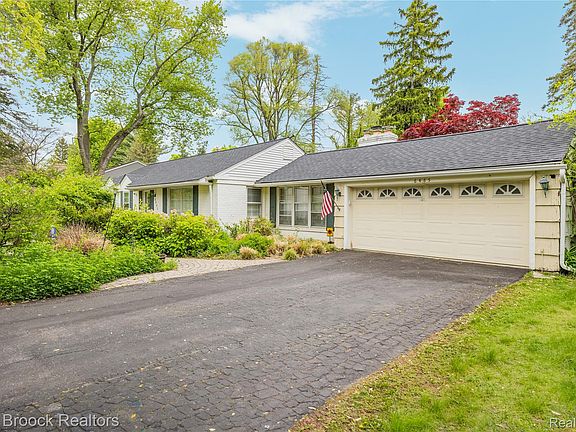 3rd image of 6485 Thurber Rd