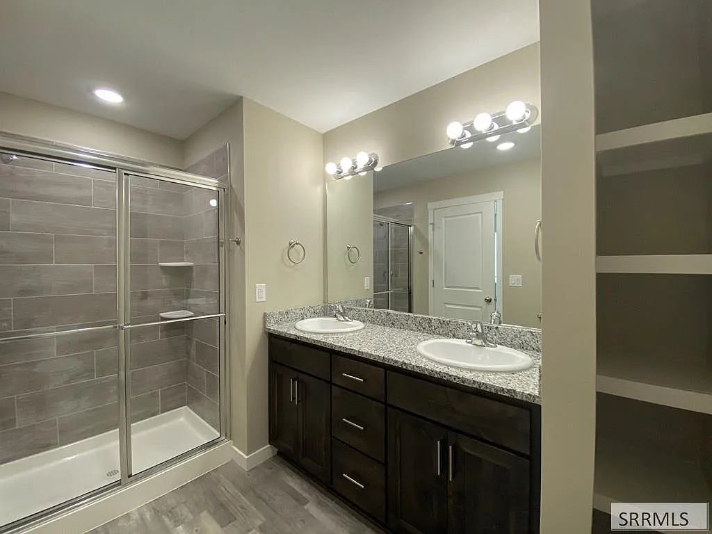 3 bed, 2.5 bath, 1498 sqft, $1,795 — Photo 2
