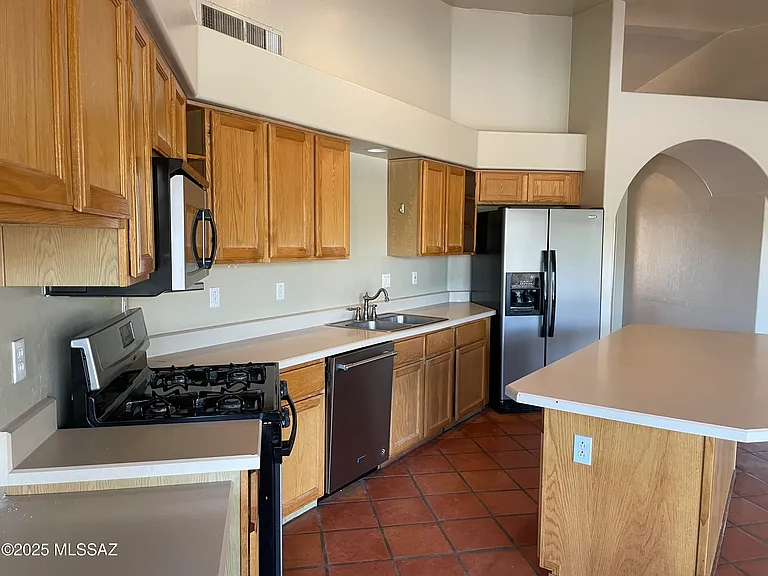11065 E Snyder Rd — Photo 6
