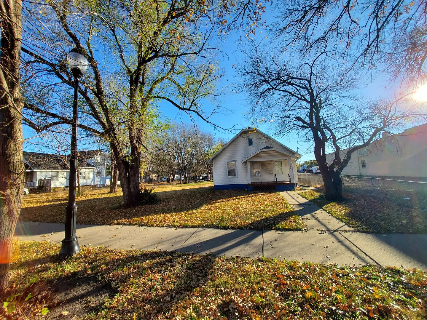 Great Central location home! - Nice home with appliances. Close to Washburn University — Photo 2