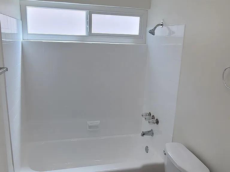 1711 Marine Ave #5 — Photo 6
