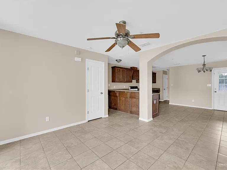 1607 W Omni Ave #4 — Photo 3