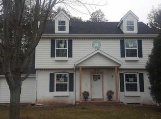 8005 N Santa Monica Blvd, Fox Pt, WI 53217