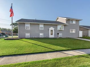 433 Arnold Ave, Romeoville, IL 60446