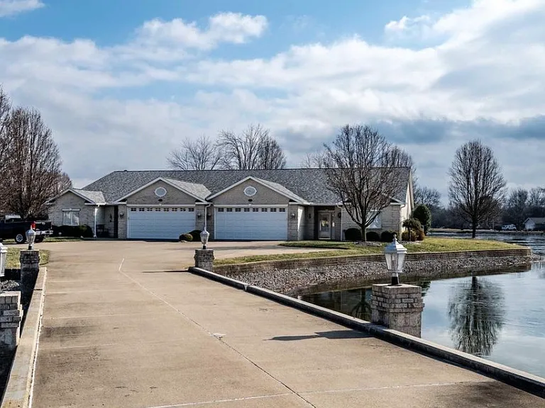 633 Lake Harbor Dr — Photo 4