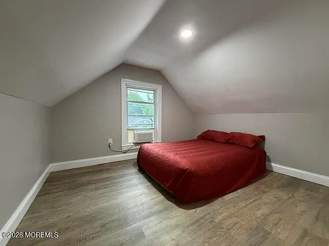 907 Bond St #2 — Photo 25