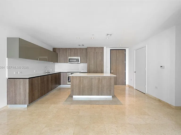 68 SE 6th St #910 — Photo 7