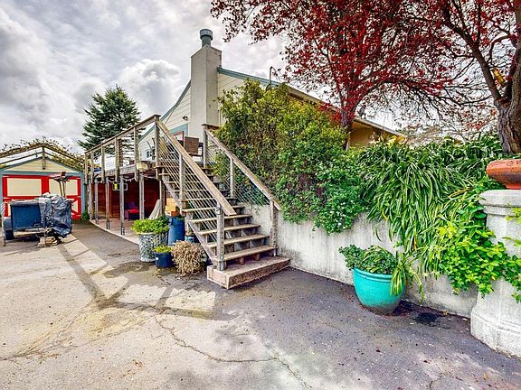 5th image of 1105 Tomales Road