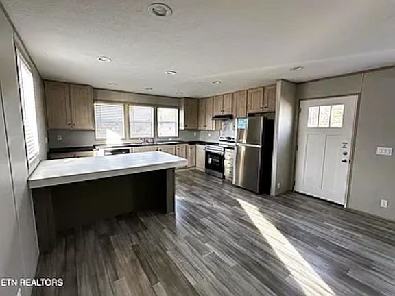 4th image of 86 Hazel Ln