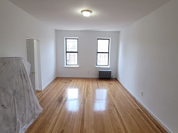 2nd image of 1425 University Ave #6F