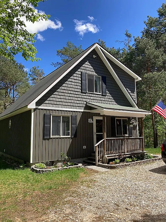 1136 Gitchegumee Dr photo 1