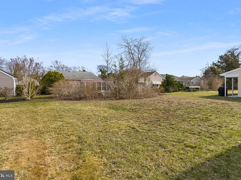 224 Huntington Dr — Photo 27