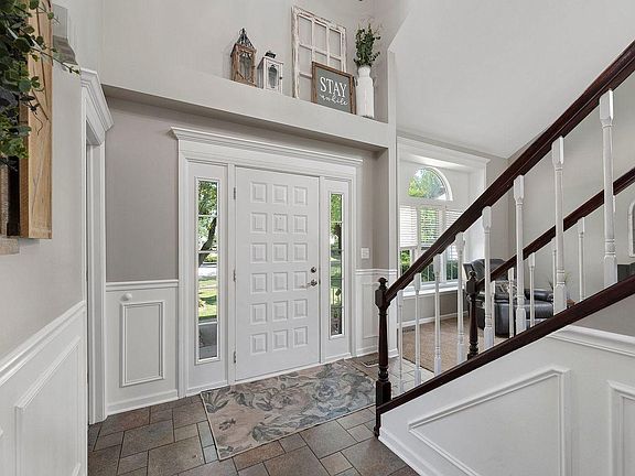 2nd image of 455 Meadow Lakes Blvd