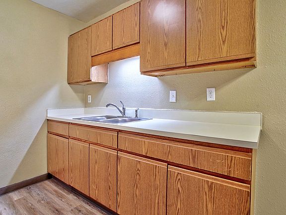 5th image of 419 Stratford Way #4