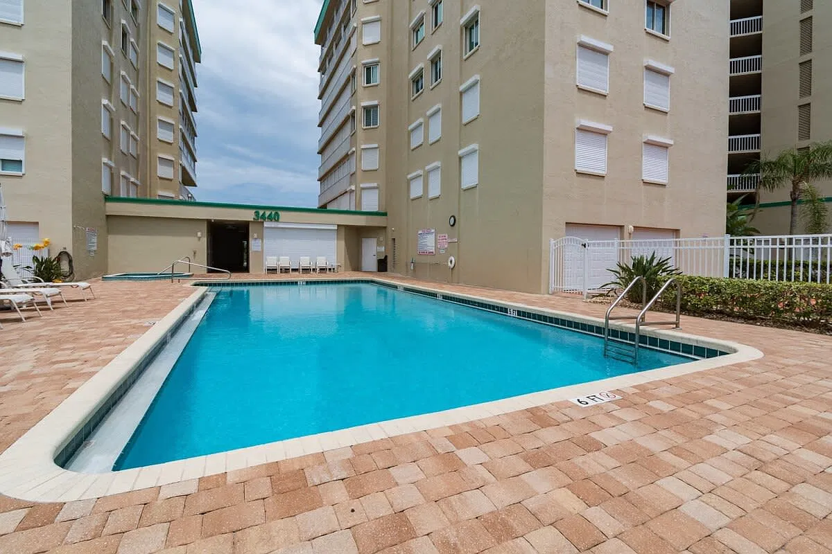3 bed, 2027 sqft, $4,000 — Photo 4