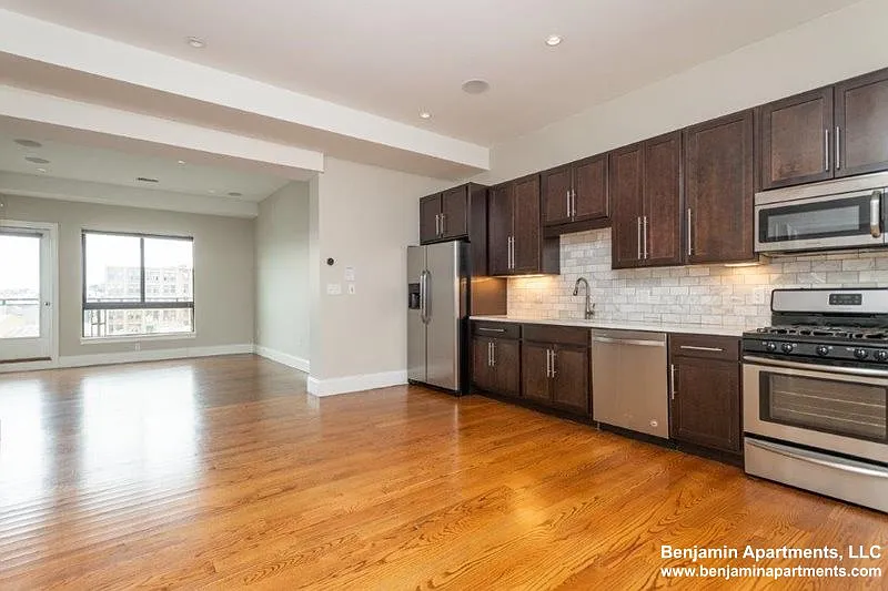 339 D St #22