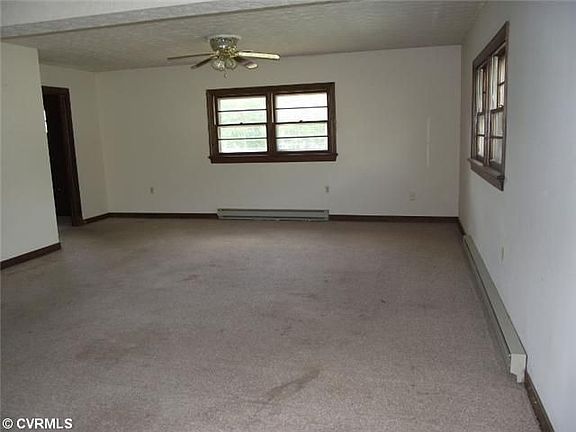 2nd image of 1718 Hillenwood Dr