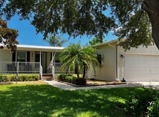 1975 E Lakeview Dr #1975, Sebastian, FL 32958