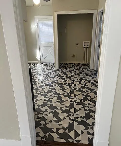 1506 Caddo St — Photo 7
