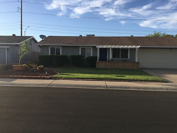 3rd image of 2912 E Villa Theresa Dr