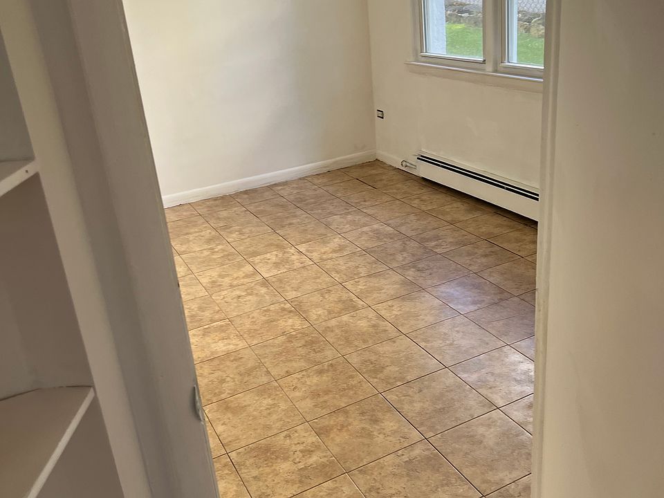 1st image of 250 Grand St