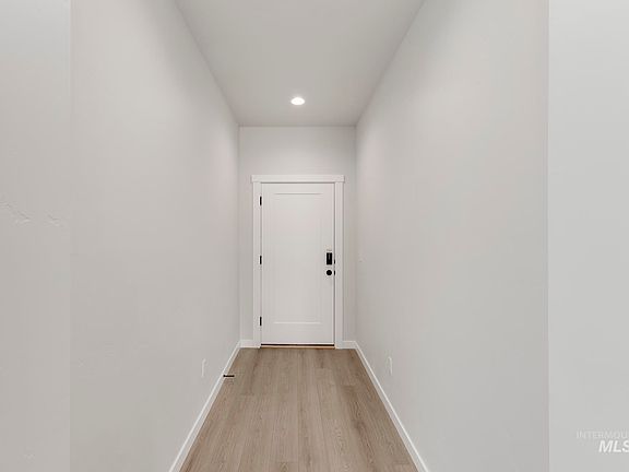 2nd image of 2070 S Border Way