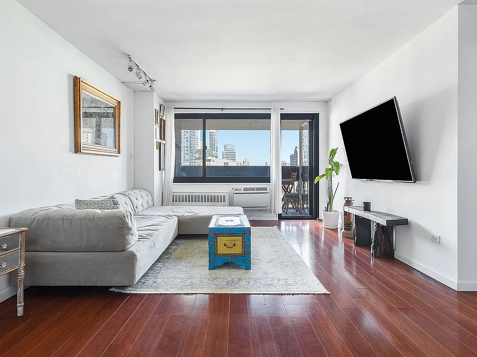 1st image of 333 Pearl St APT 25H