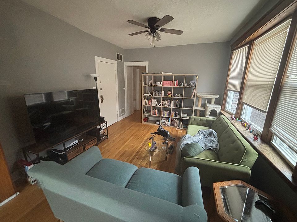 1st image of 2504 W Division St