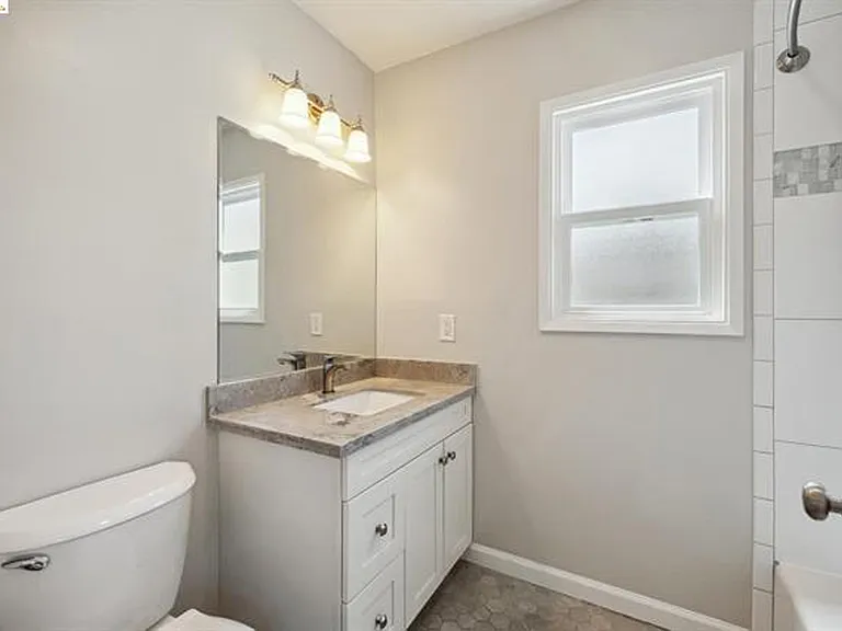 2222 Haste St — Photo 31