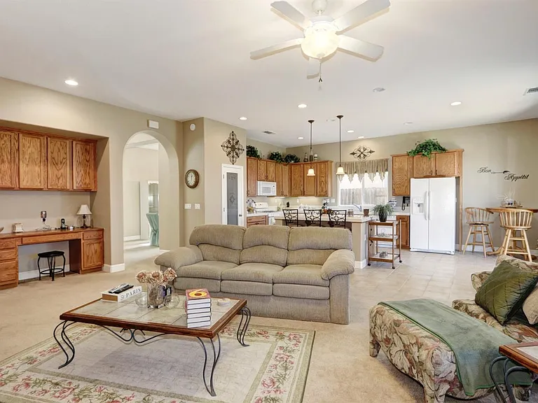 11733 Corino Way — Photo 13