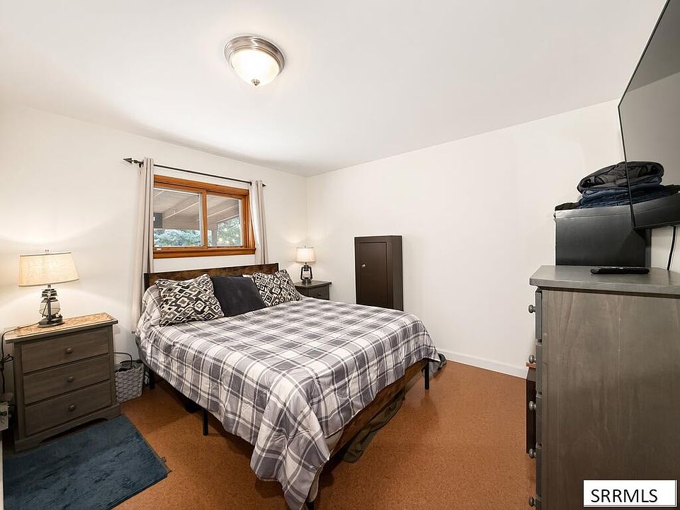 19th image of 706 College St