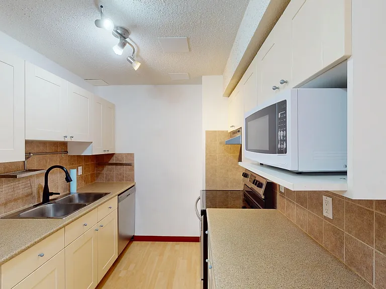 4940 39th Ave SW #29 — Photo 7