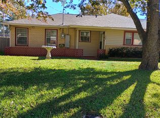 106 Bellview Dr, Palestine, TX 75803