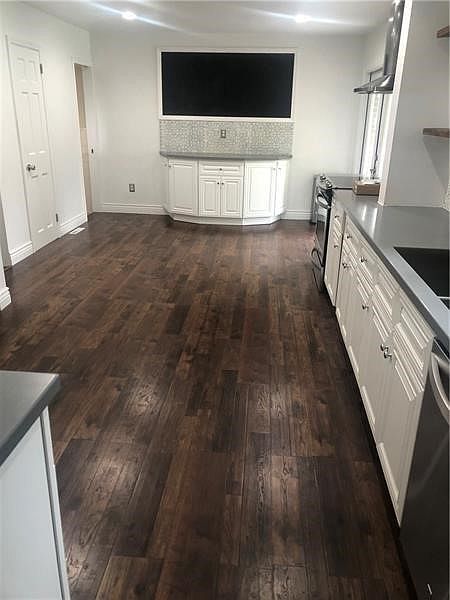 2nd image of 1038 Manor Rd