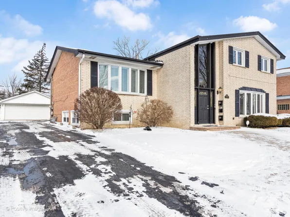 16w680 57th St, Clarendon Hills, IL 60514