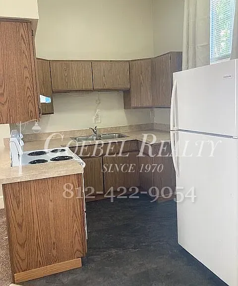 102 E Powell Ave #C — Photo 3